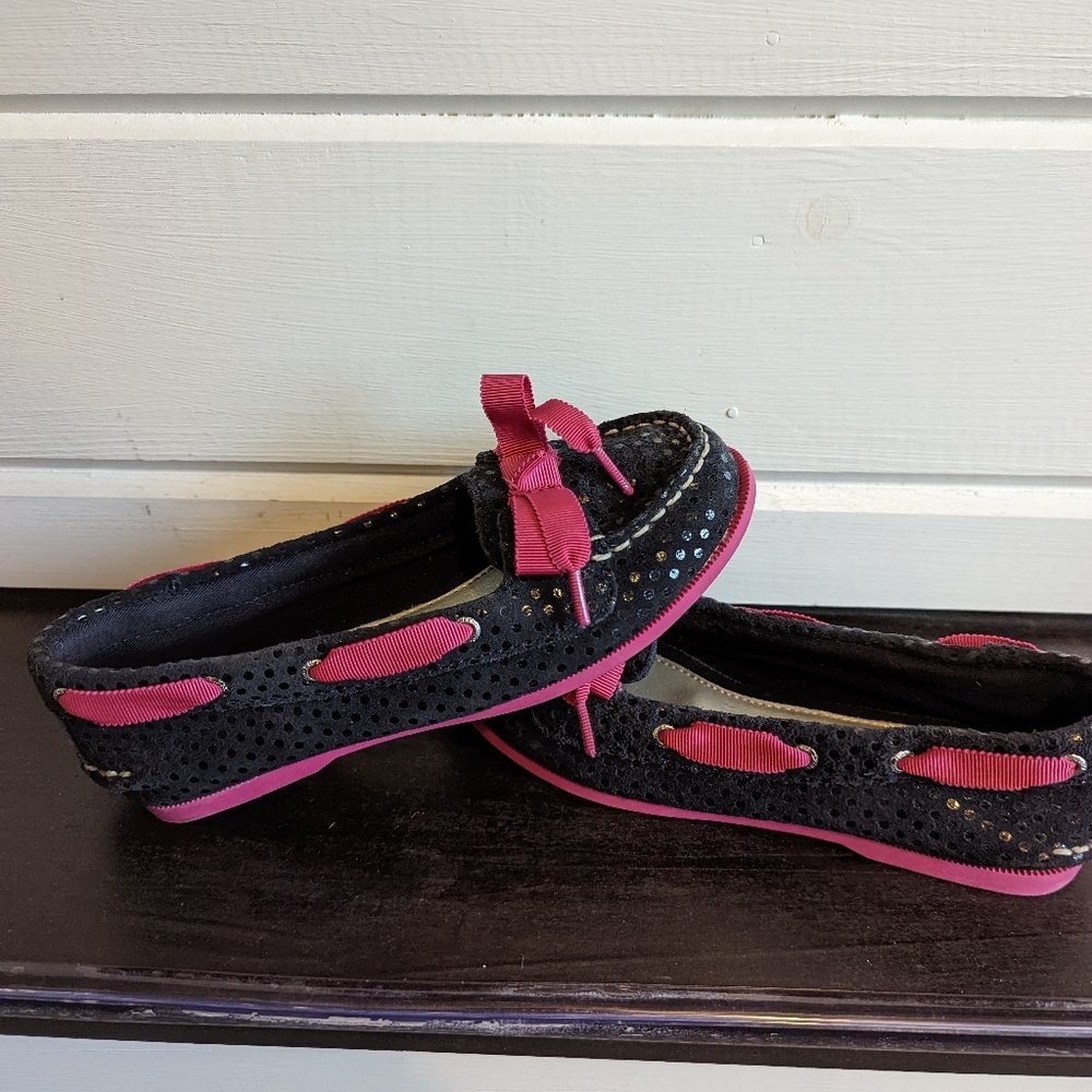 Kids size 1 sparkly sperry